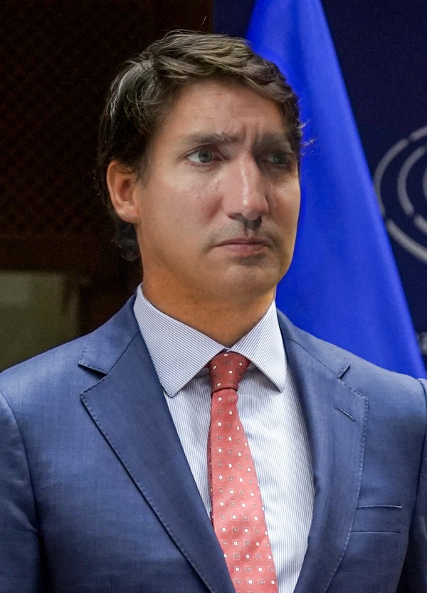 canadian dictator justin trudeau arrivecan app